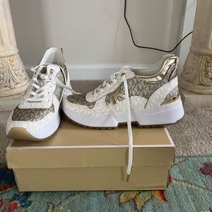 Amazing NEW IN BOX Michael Kors sneakers!!!